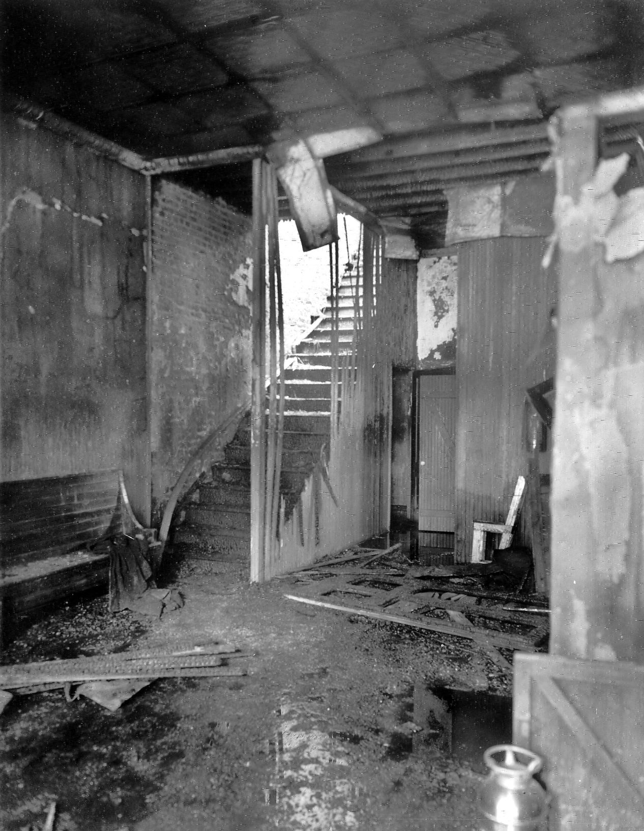 19340325_lna_news_firearchive_p79.jpg